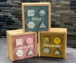 Label Label Sortierbox Steckspiel - Spielzeug Auto aus Holz - Gruen, Rosa, Blau, Gelb personalisiert